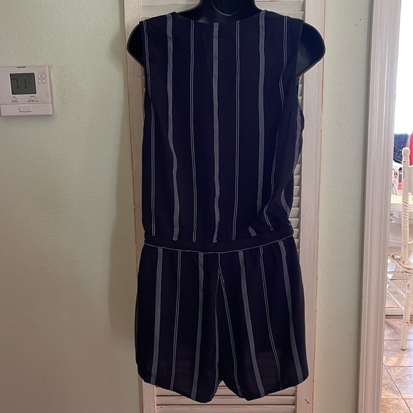 Rails romper size xs - Picture 3 of 6